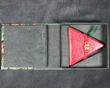 Load image into Gallery viewer, Shakespeare, William. William Shakespeare's Sonnet xviii. De Walden Press. Qualicum Beach. B.C. Canada. ISBN 0973604123. 2005. Limited edition, number 18 out of 25.