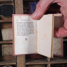 Load image into Gallery viewer, Zambeccari, Francesco. Une heure de récreation. Le Quart. Une aventure de Zambeccari. Le pauvre Médore. Dr E.-A. Boisseuil. Publication Date: 1844