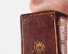 Load image into Gallery viewer, New Testament of the Lord and Saviour Jesus Christ. No publisher. No place. 1910. >>MICROBIBLE BINDING ATTRIBUTED TO 'CHALLENGER'<
