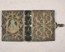 Load image into Gallery viewer, Camôes, Luiz de. Os Lusiadas. Schmidt &amp; Günther. Leipzig. [1928].
