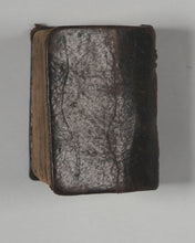 Load image into Gallery viewer, Bible in Miniature or a Concise History of both Testaments. Harris, J. Late Newbery, for Darton &amp; Harvey. London. Circa 1790 according to Bondy or 1807 if you believe Welsh.
