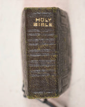 Load image into Gallery viewer, Holy Bible containing the Old and New Testaments [with lectern]. &gt;&gt;MINIATURE BIBLE WITH LECTERN&lt;&lt; Publication Date: 1919 CONDITION: VERY GOOD

