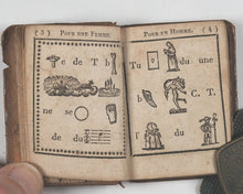 Load image into Gallery viewer, Petit oracle des amans, ou, Les horoscopes de l'amour, mis en rébus : ouvrage dans lequel chacun peut trouver toutes les vérités plaisantes qui le concernent. Castiaux, Libraire. Lille. Circa 1822.
