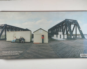 Eye on the Estuary: Thames Landscapes by Jonathan Bayer. :J L B Publishing, 2001. 9780954027001 / 0954027000