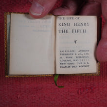 Load image into Gallery viewer, Life of King Henry v. >>MINIATURE SHAKESPEARE IN TREE CALF<< Shakespeare, William. Publication Date: 1905 CONDITION: NEAR FINE
