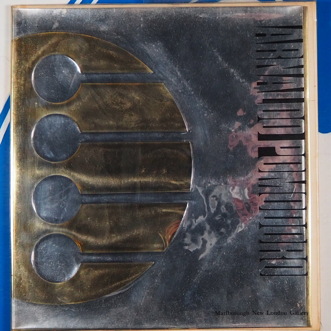 ARNALDO POMODORO - Marlborough Fine Art, London July 1968. Pomodoro, Arnaldo - Mulas, Ugo. Published by London: Marlborough Fine Art, 1968, Condition: Good. Soft cover