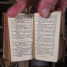 Load image into Gallery viewer, Imitation of Christ. Thomae a Kempis canonici regularis ordinis S.Augustini De Imitatione Christi Libri Quatuor recensiti ad finem autographi anni 1441. THOMAS A KEMPIS Publication Date: 1740 CONDITION: VERY GOOD [MINIATURE BOOK-Imitation of Christ]
