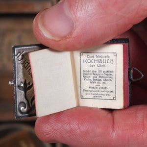 Kleinste Wiener Kochbuch der Welt, Das. >>MINIATURE COOKBOOK<< Publication Date: 1905 CONDITION: VERY GOOD