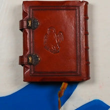 Load image into Gallery viewer, Shakespeare, William. Romeo and Juliet. >>MINIATURE book<<Publication Date: 1904 Condition: Very Good.
