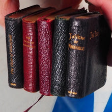 Load image into Gallery viewer, Goldsmith, Oliver. Vicar of Wakefield >>MINIATURE BOOK<<  Publication Date: 1900 Condition: Very Good. Binding Variant A. >>MINIATURE BOOK<<
