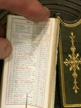 Load image into Gallery viewer, De La Rue's Improved Red Letter Calendar, Finger Shape. >>MINIATURE BOOK<<
