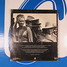 Load image into Gallery viewer, THE ENGLISH IAN BERRY Publication Date: 1978 Condition: Good
