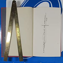 Load image into Gallery viewer, Williams, Kyffin&gt;&gt;SIGNED by KYFFIN WILLIAMS&lt;&lt; ISBN 10: 0715607308 / ISBN 13: 9780715607305 Condition: Very Good
